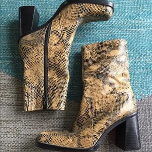 90’s Amazingness Vintage Snakeskin Heel Boot 9